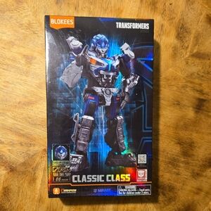 Transformers Model Kit Featuring "Mirage"